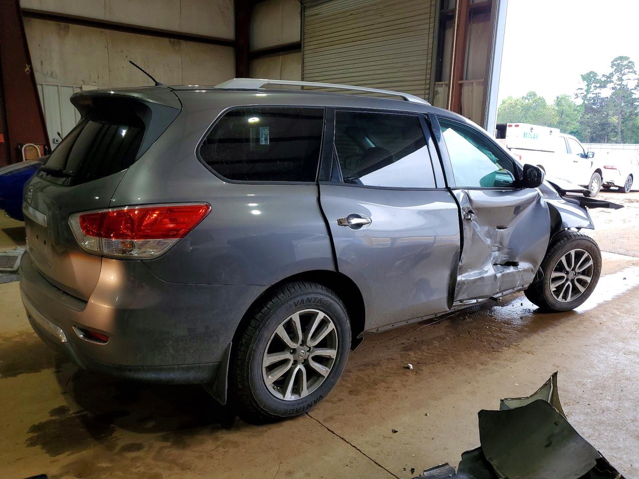 Nissan Pathfinder S