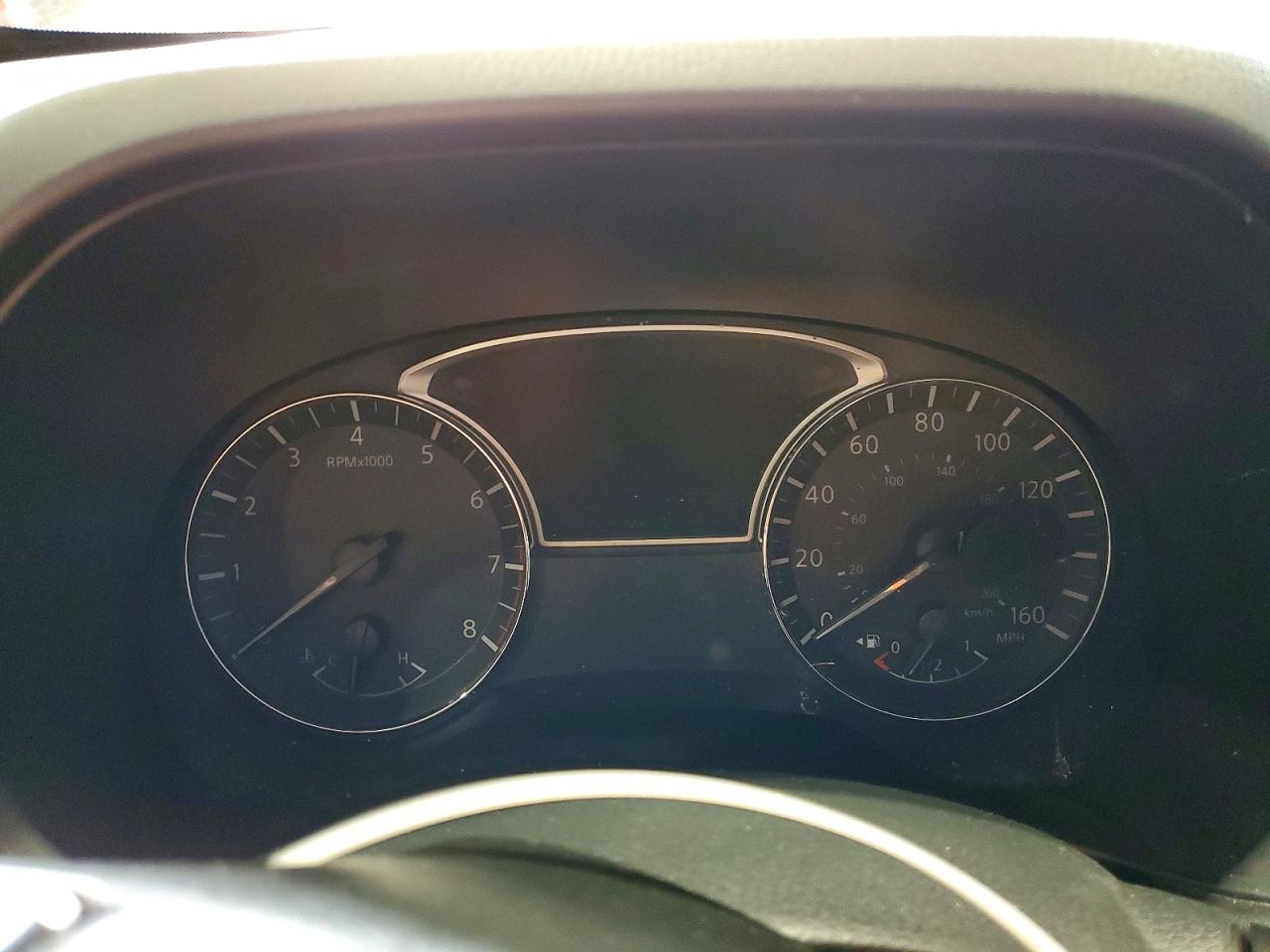 Nissan Pathfinder S