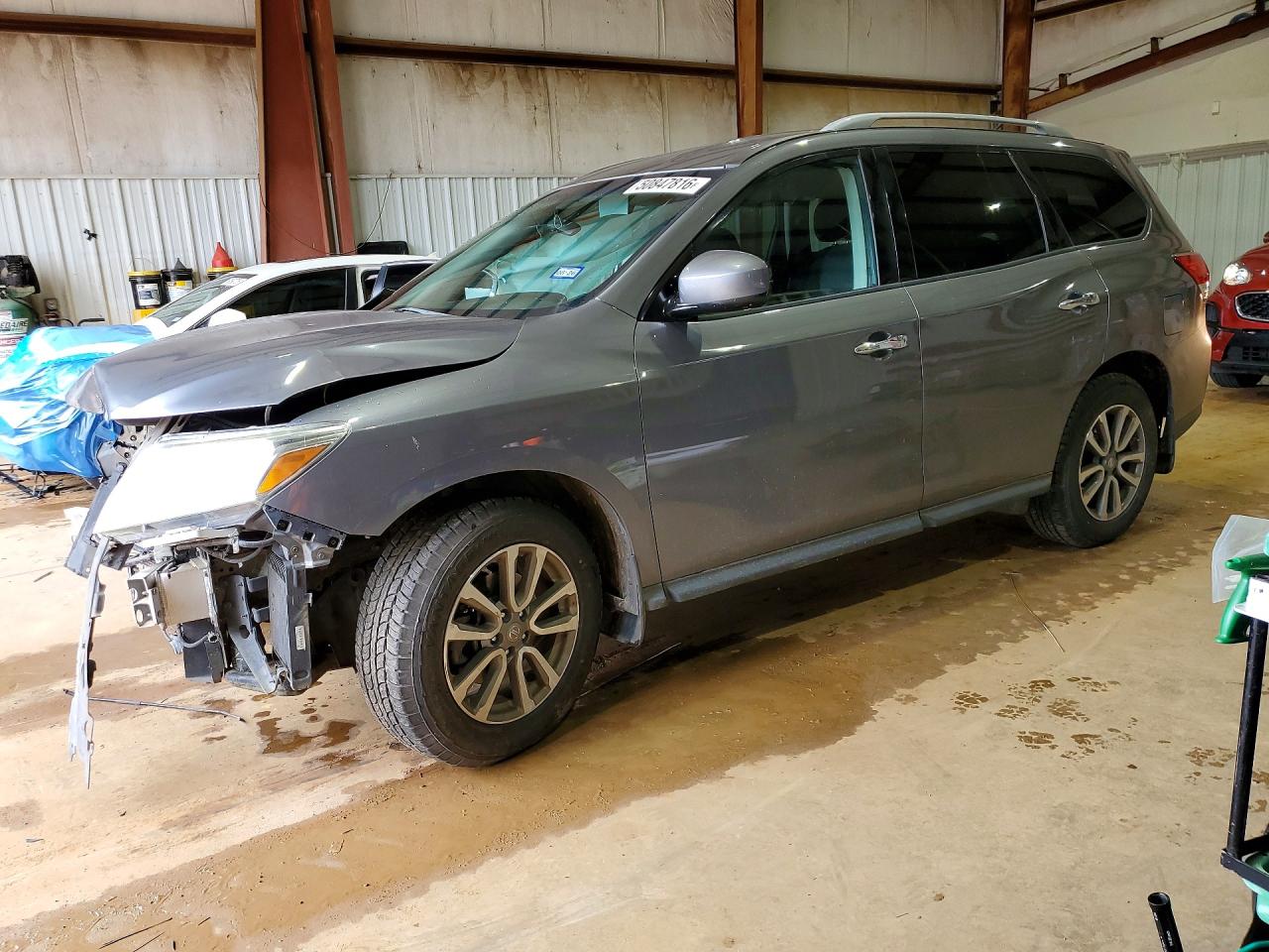 Salvage Nissan Pathfinder Image
