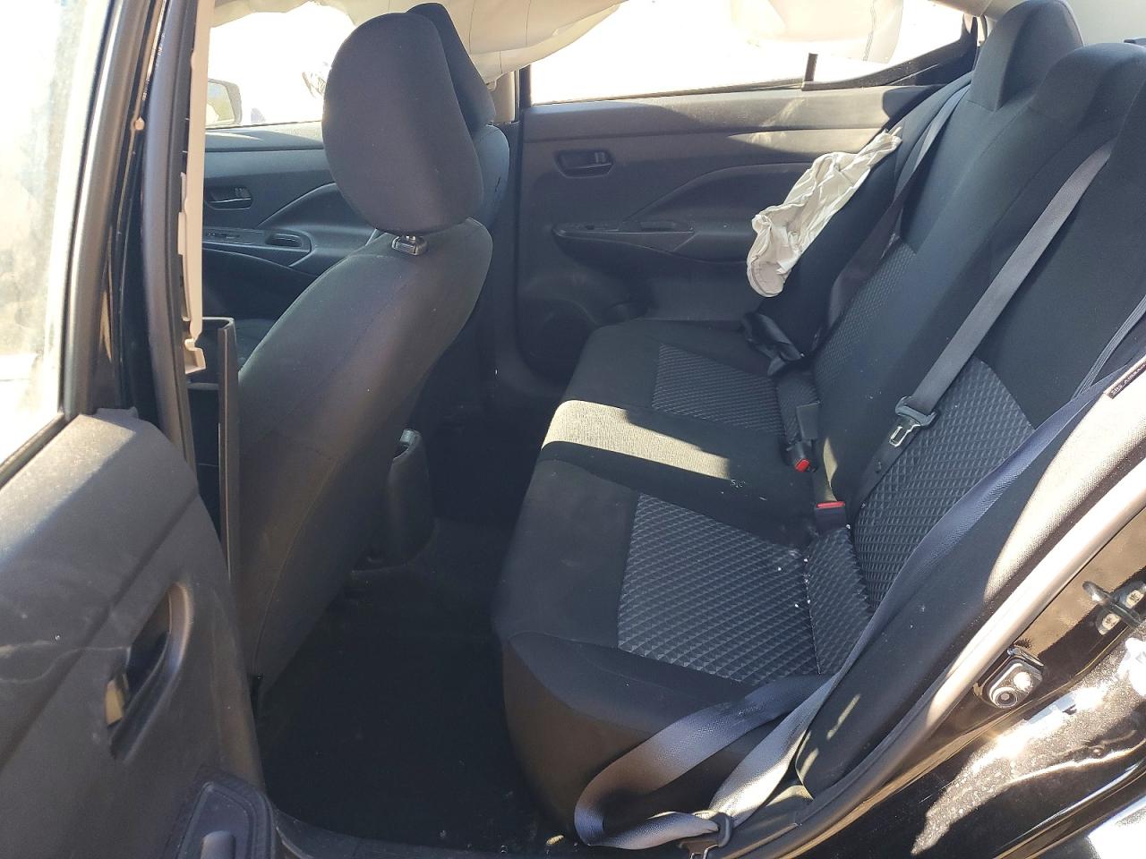 Nissan Versa S