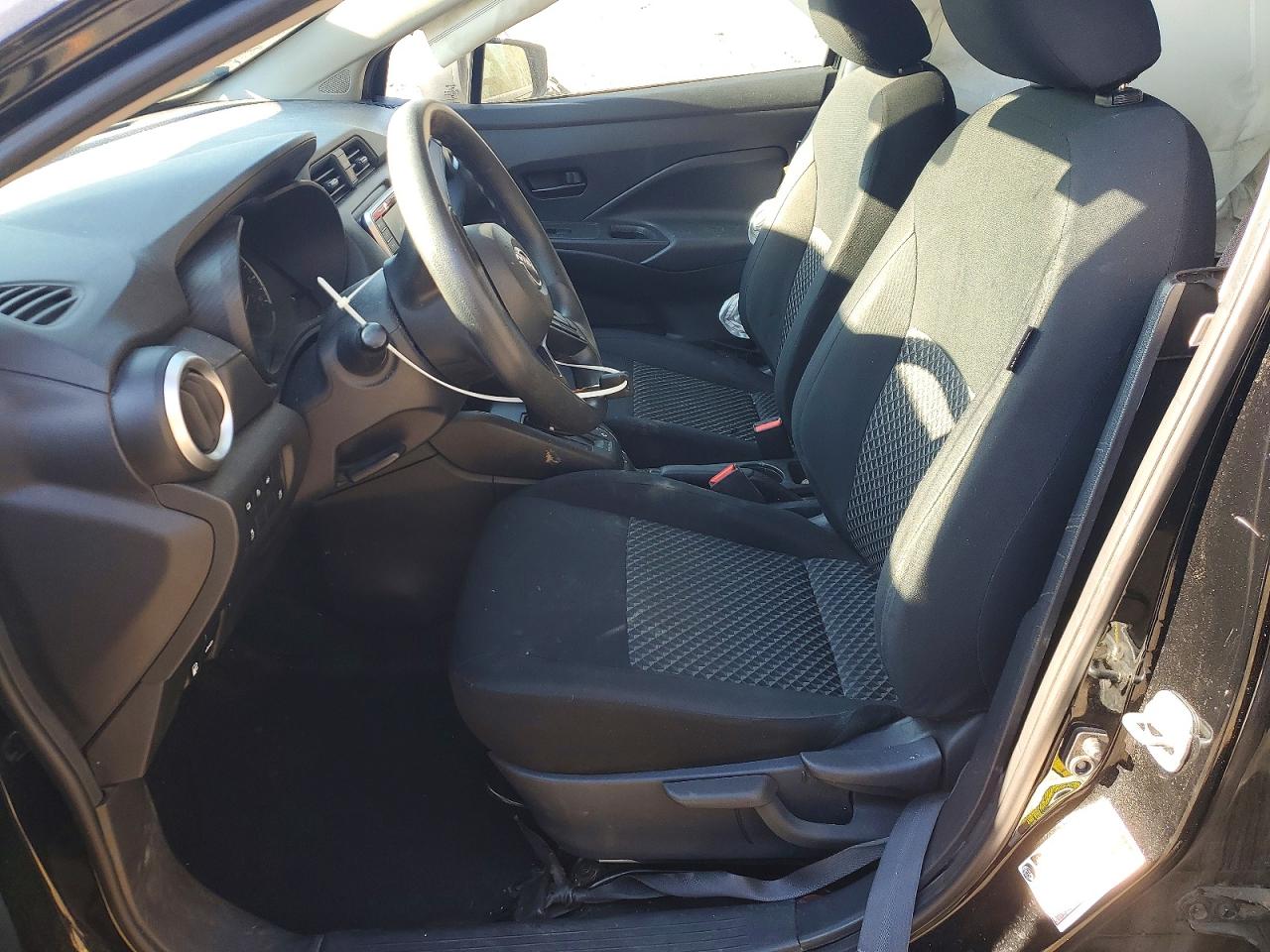 Nissan Versa S