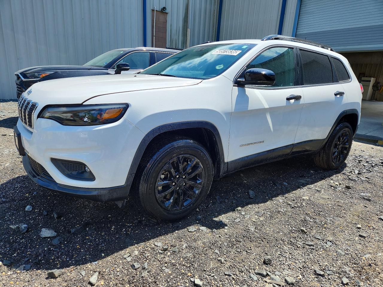 Salvage Jeep Cherokee Image