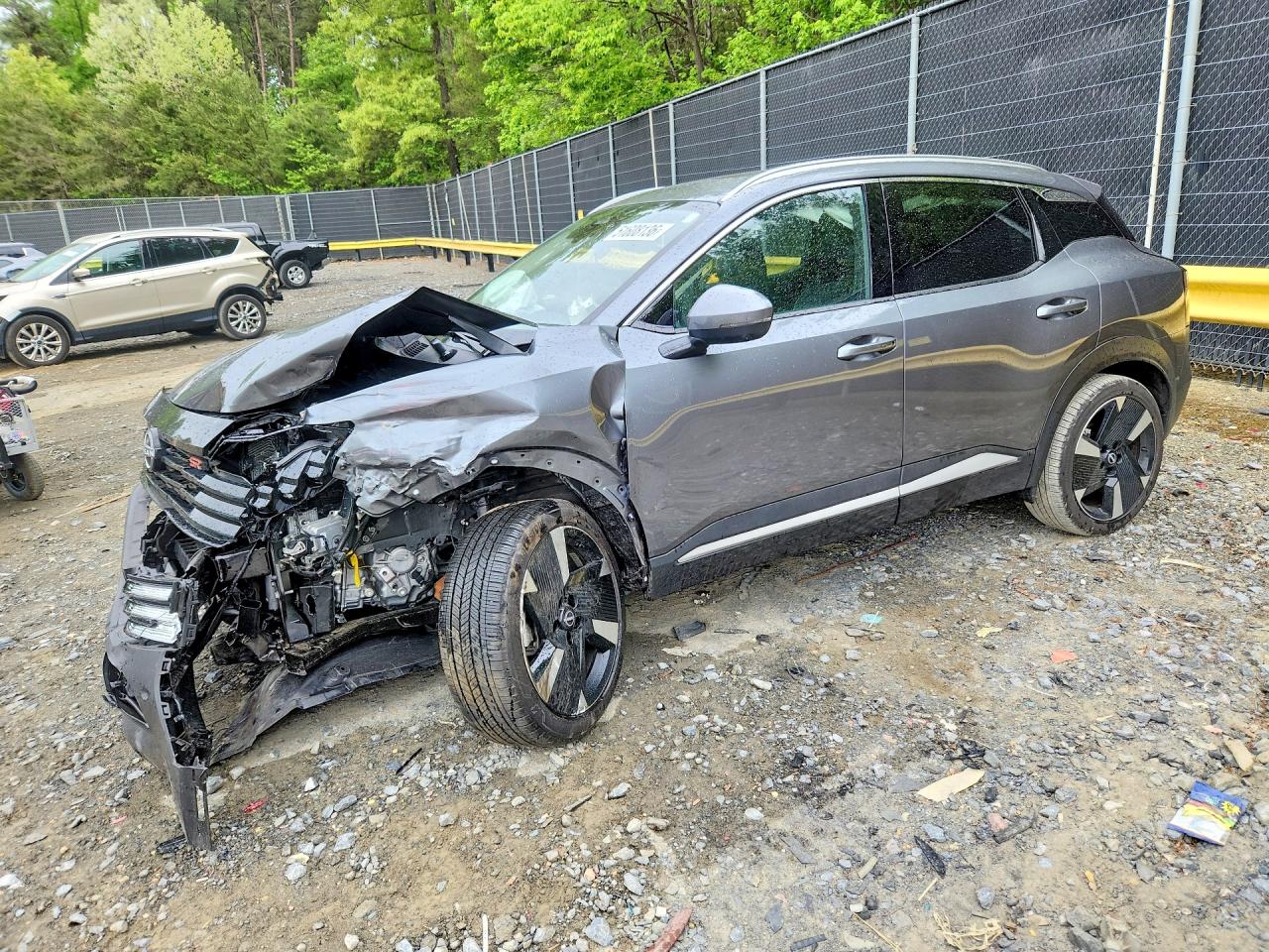 Salvage Nissan Kicks Image
