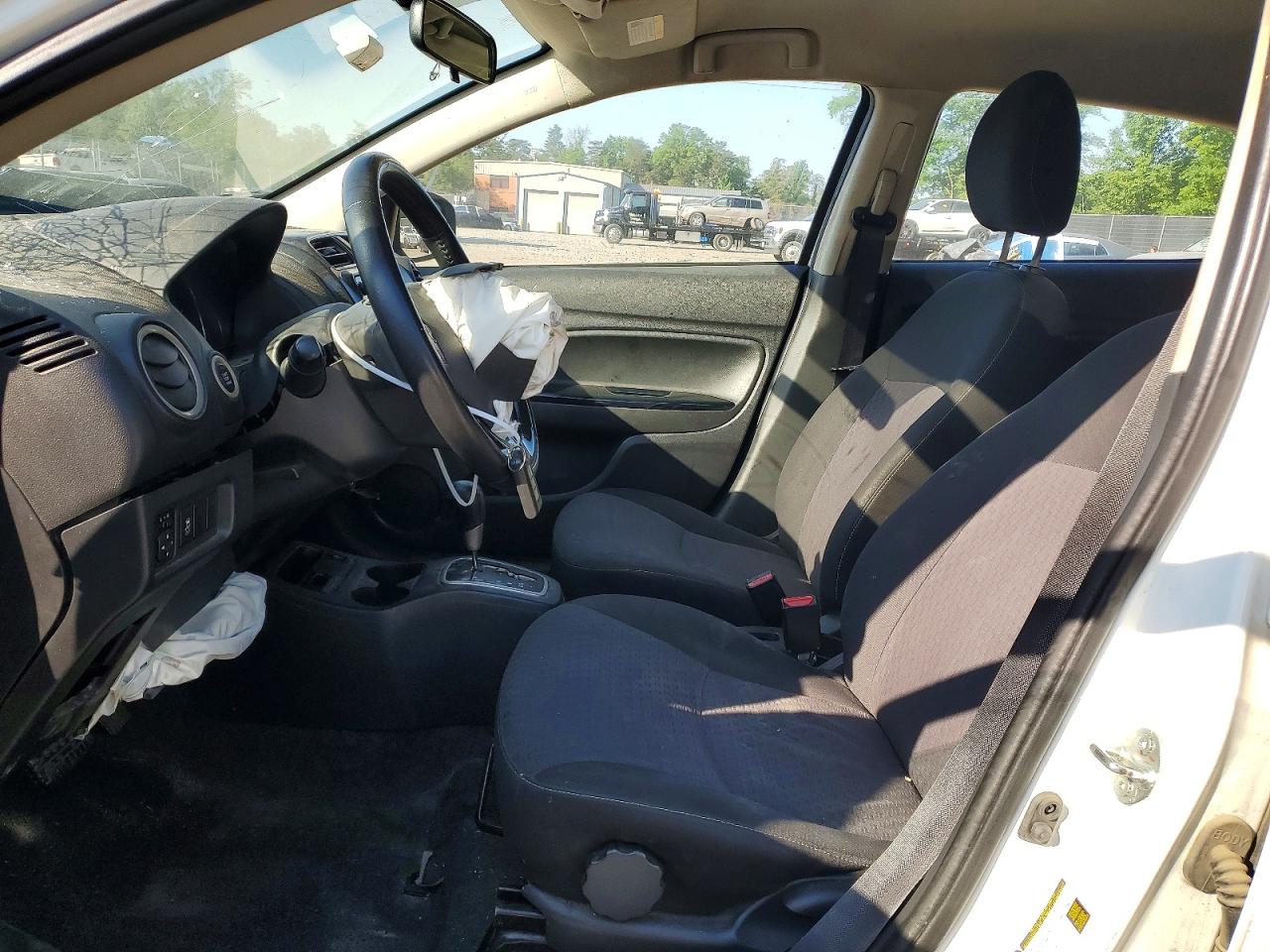 Mitsubishi Mirage Se