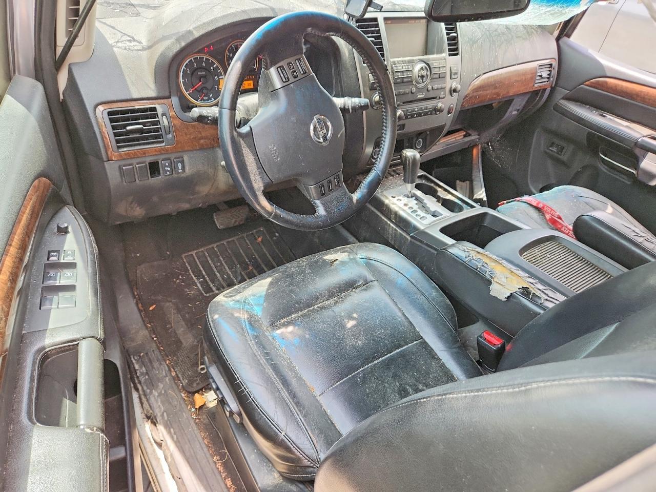 Nissan Armada Sv