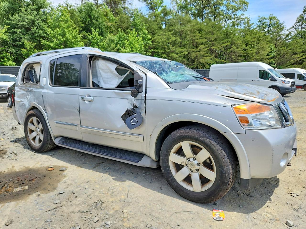 Nissan Armada Sv