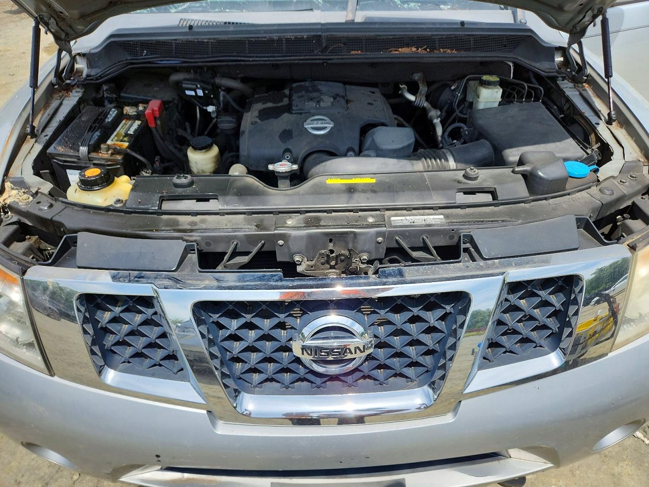 Nissan Armada Sv