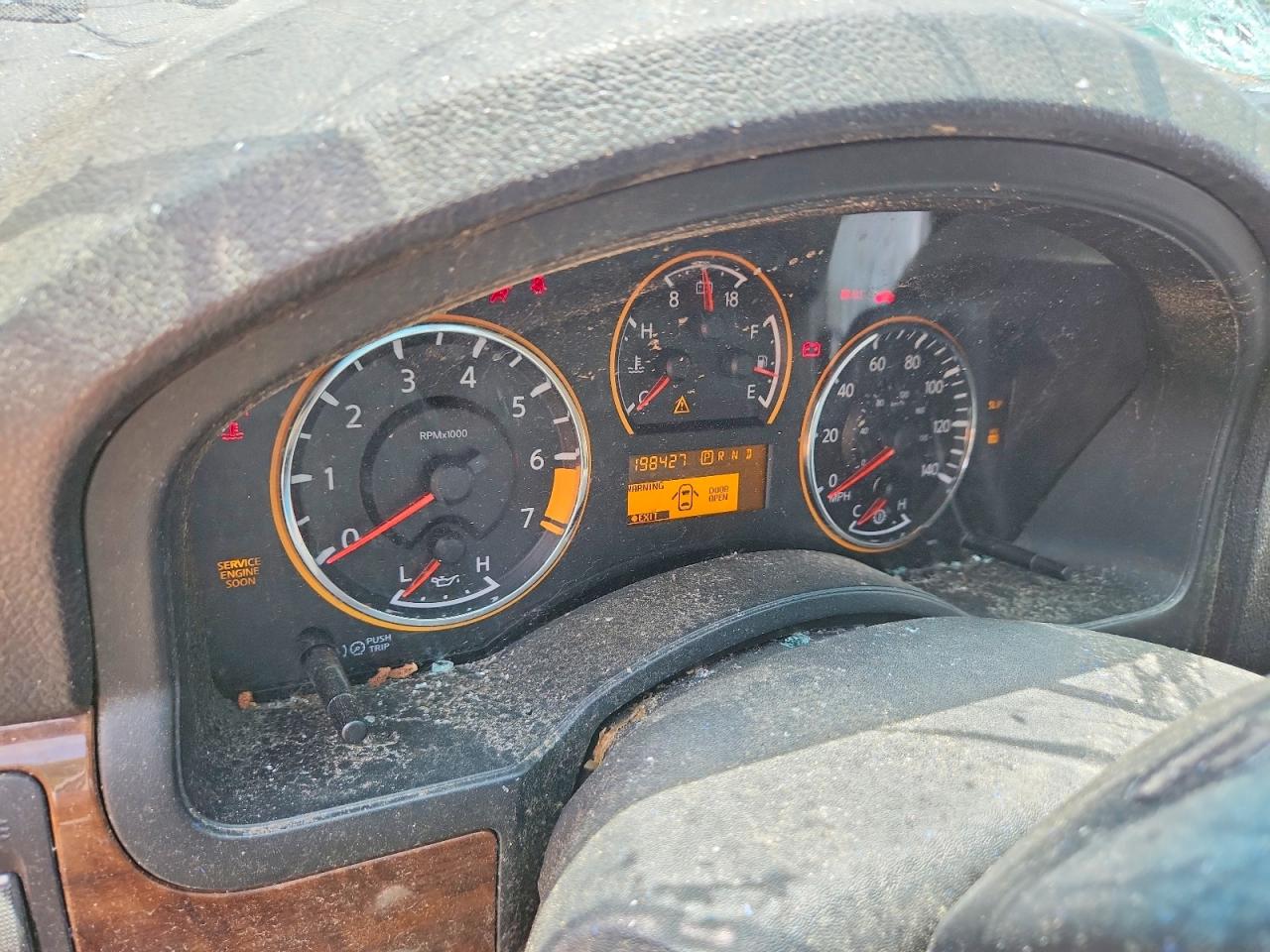 Nissan Armada Sv