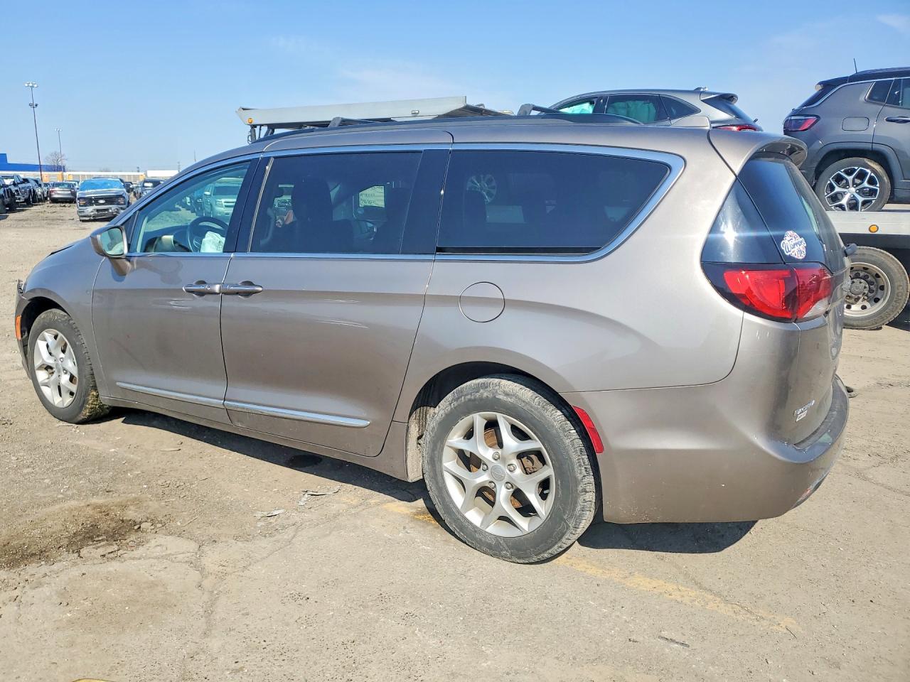 Chrysler Pacifica Touring L