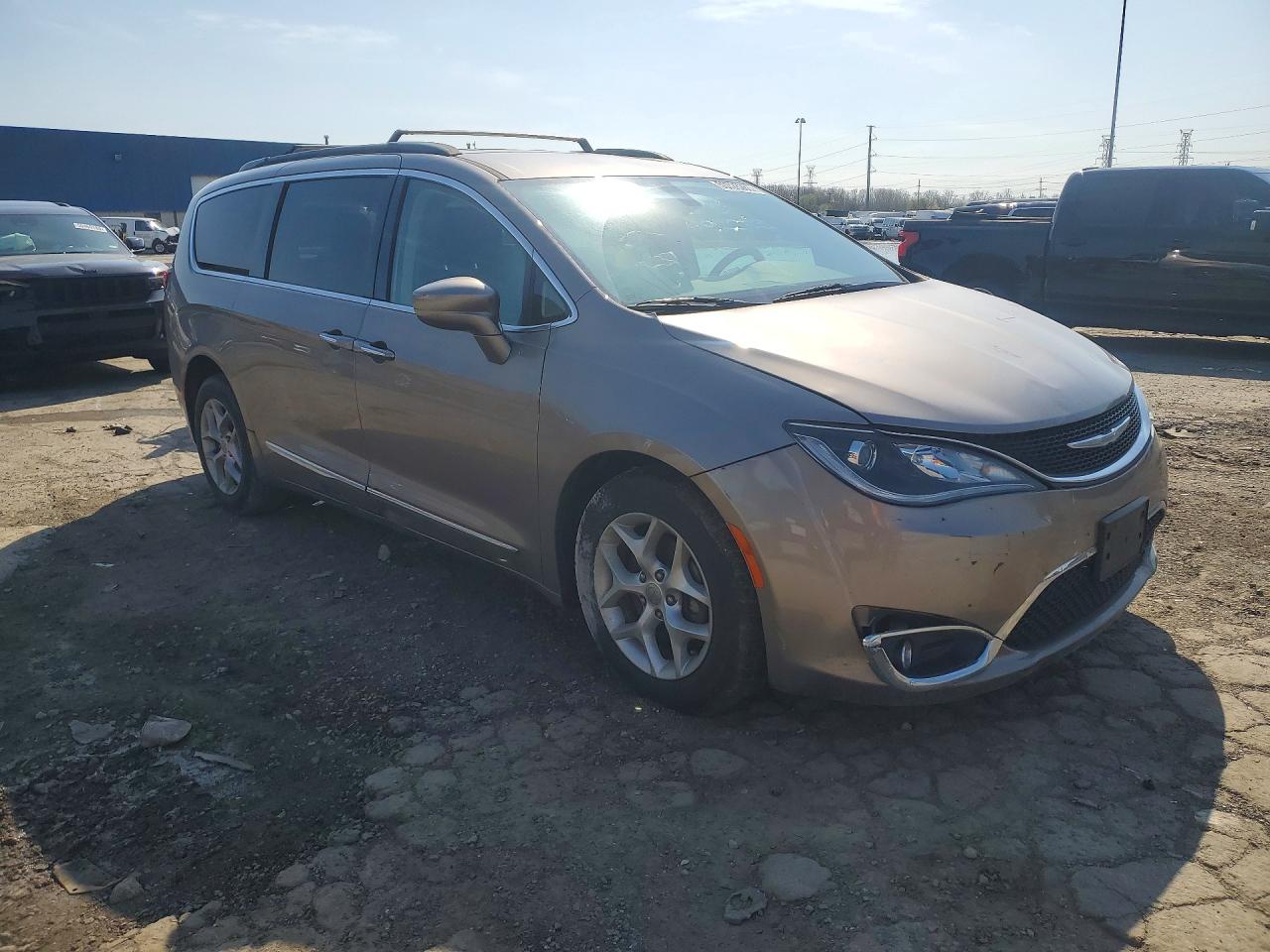 Chrysler Pacifica Touring L