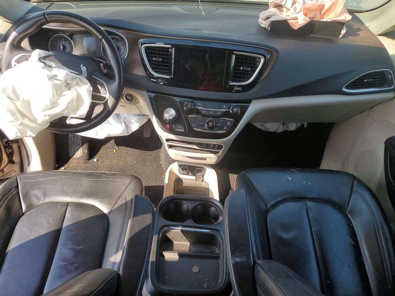 Chrysler Pacifica Touring L
