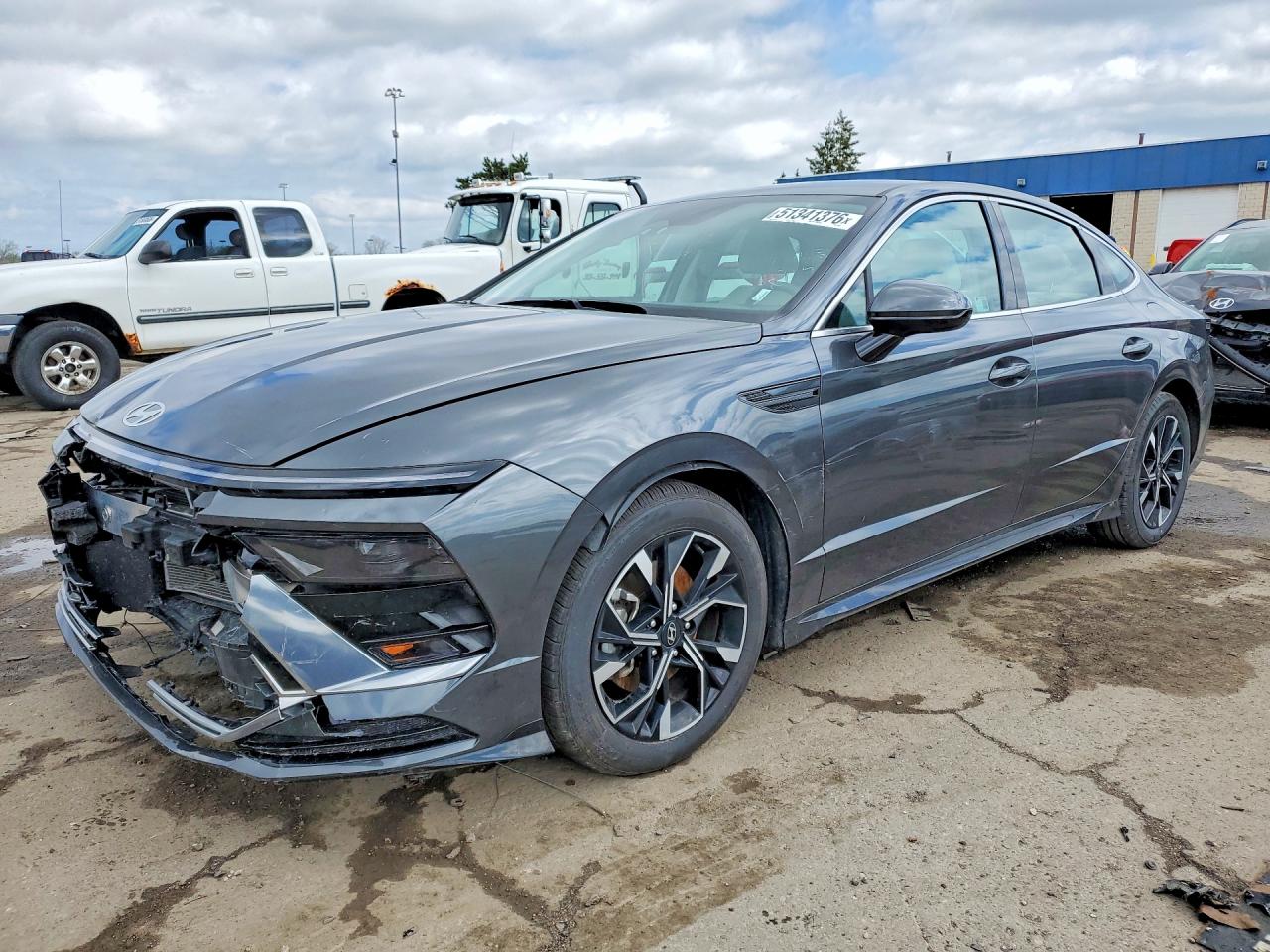 Salvage Hyundai SONATA Image