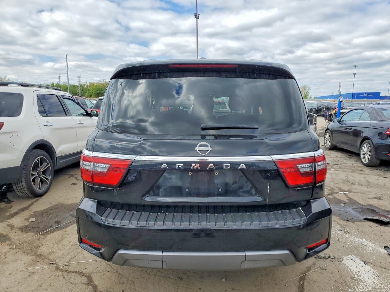 Nissan Armada Sv