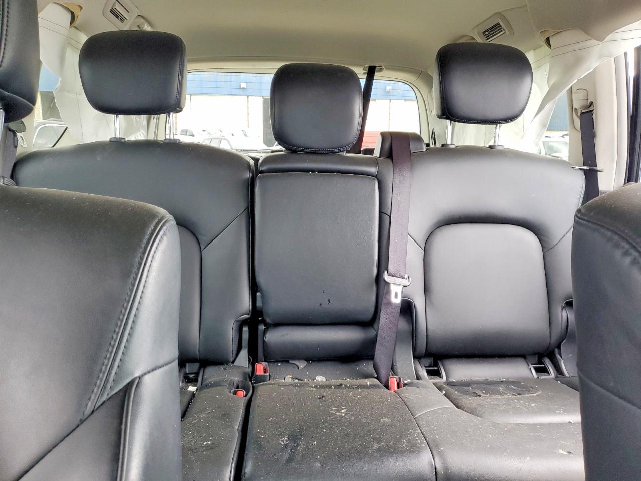 Nissan Armada Sv