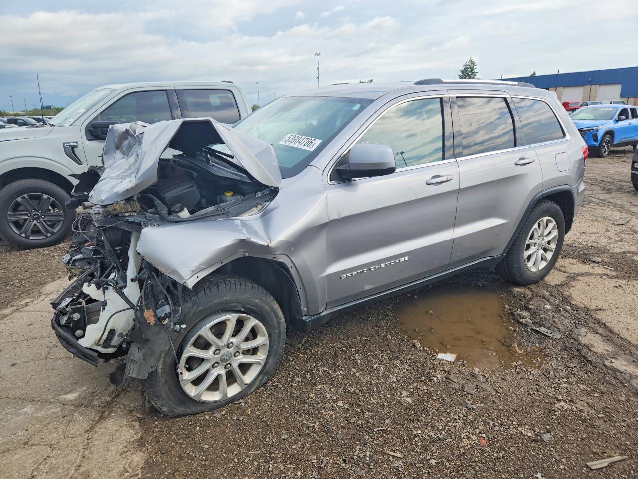 Salvage Jeep Cherokee Image