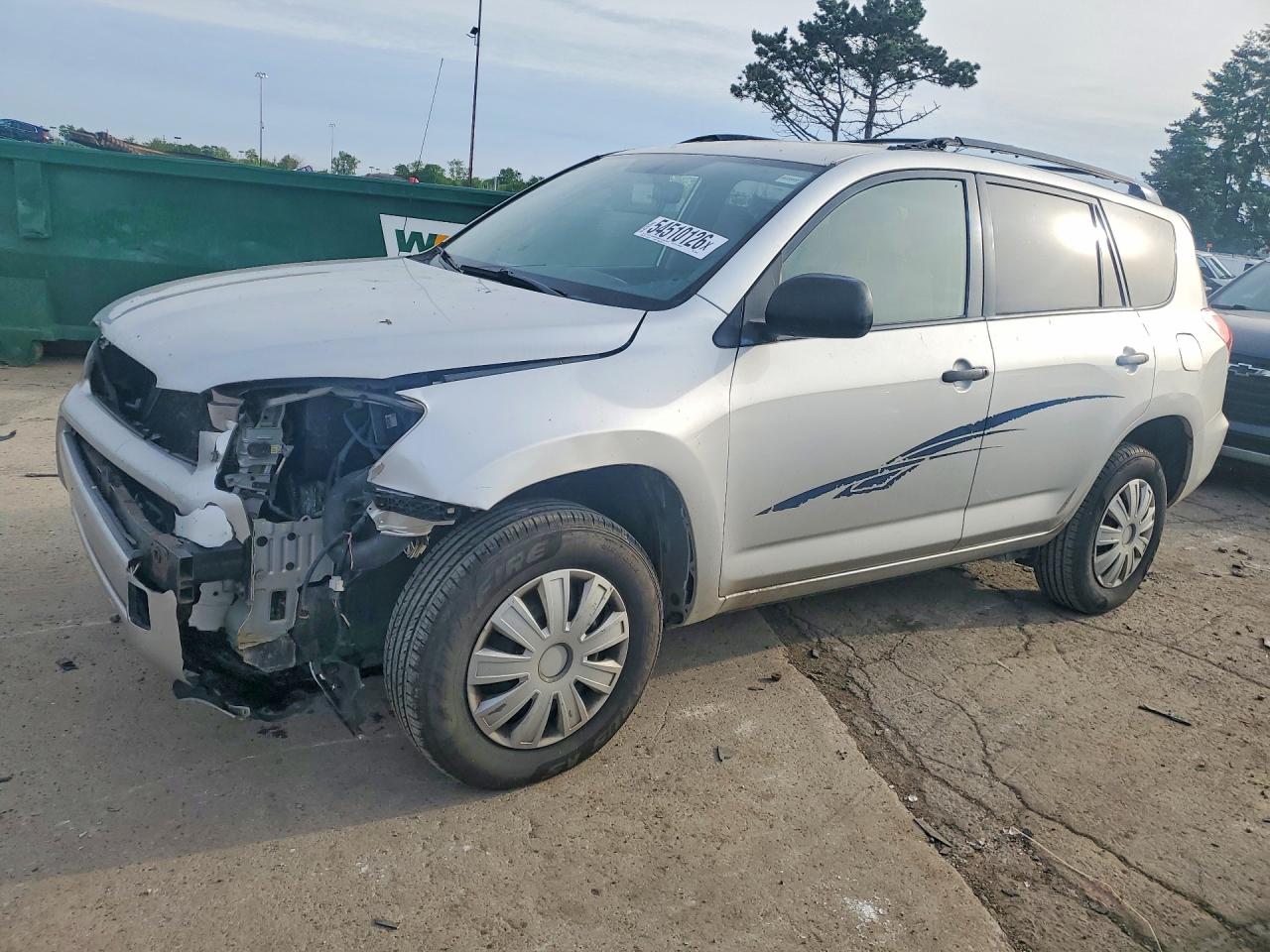Salvage Toyota RAV4 Image
