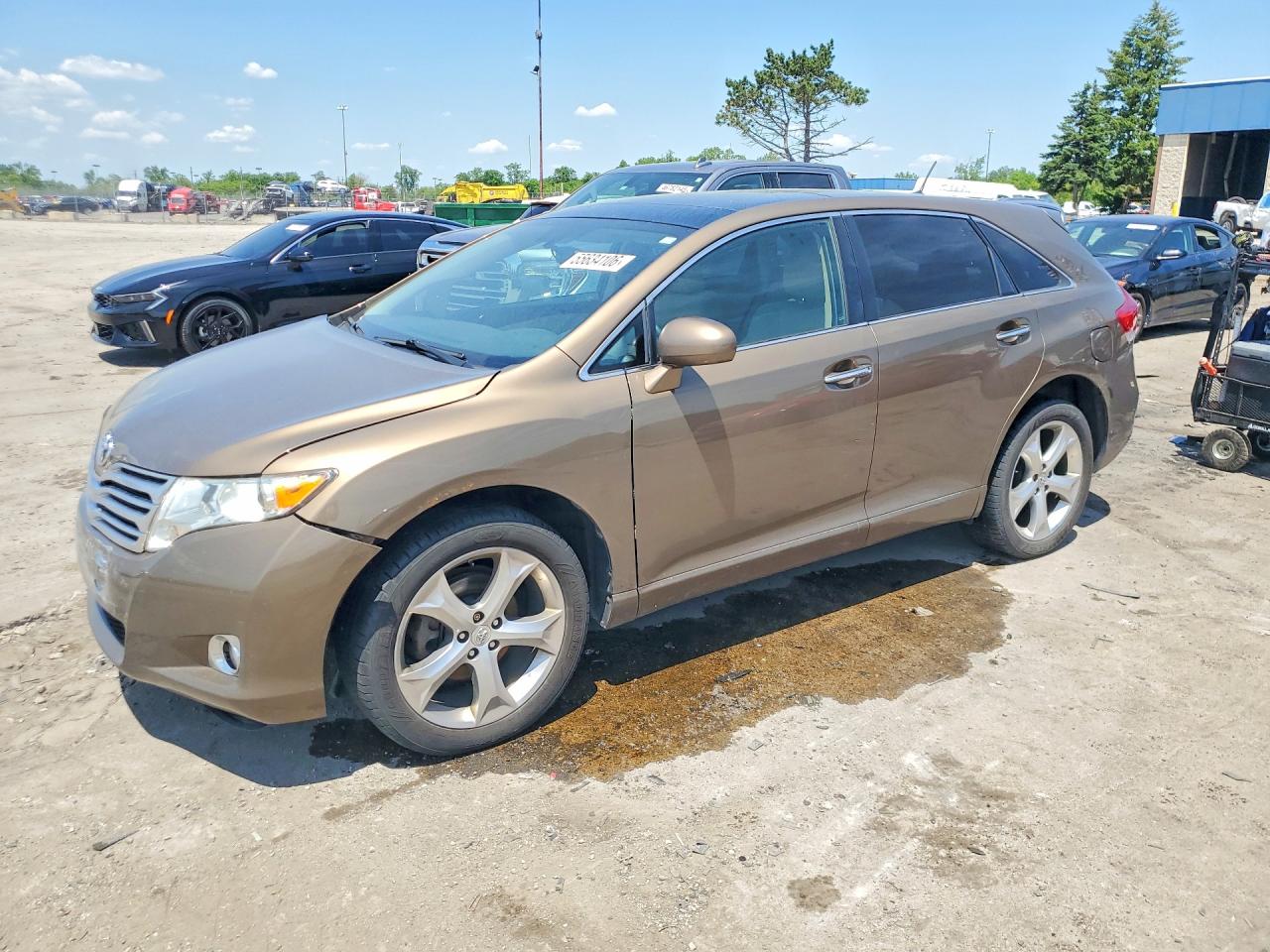 Salvage Toyota Venza Fwd Image