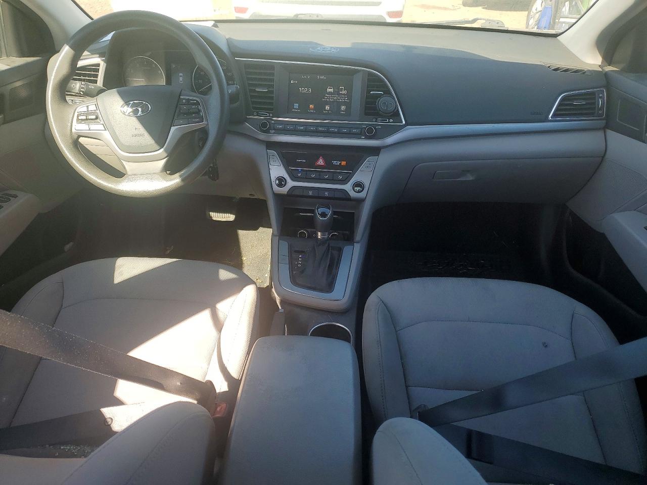 Hyundai ELANTRA Sel