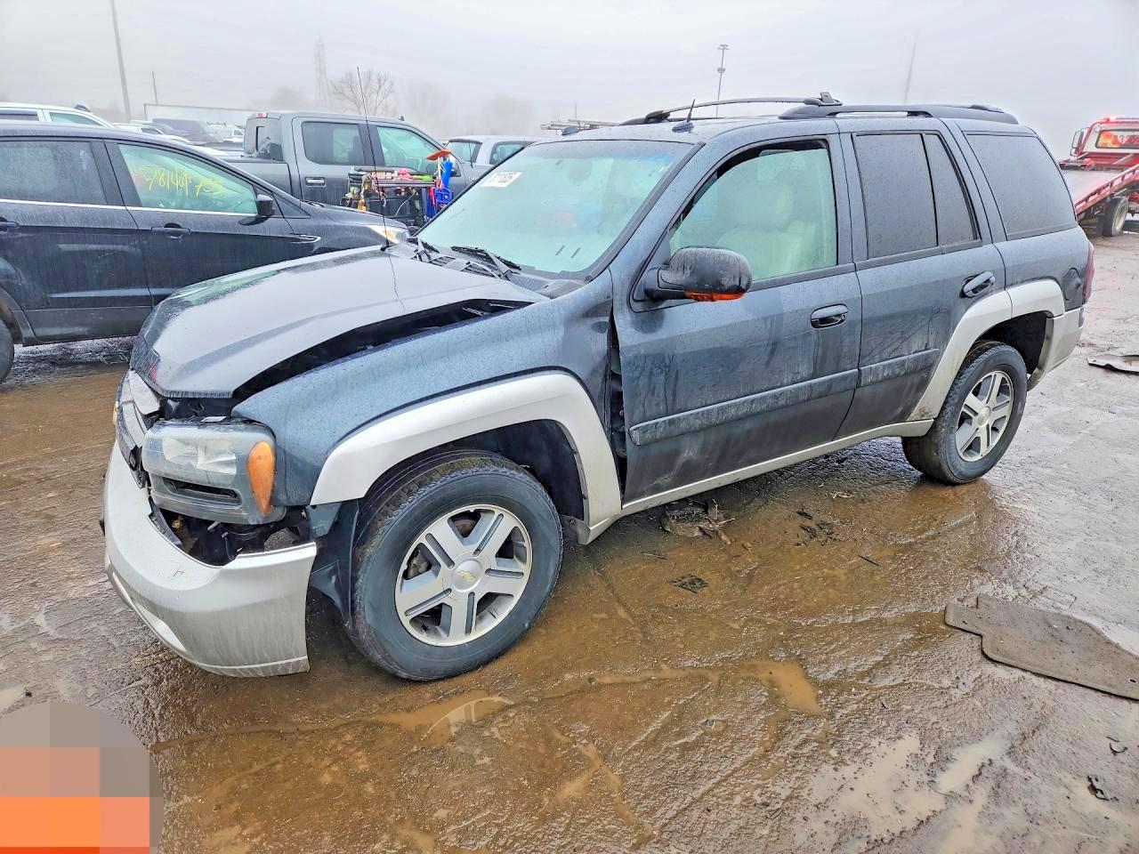Salvage Chevrolet Trailblazer Image