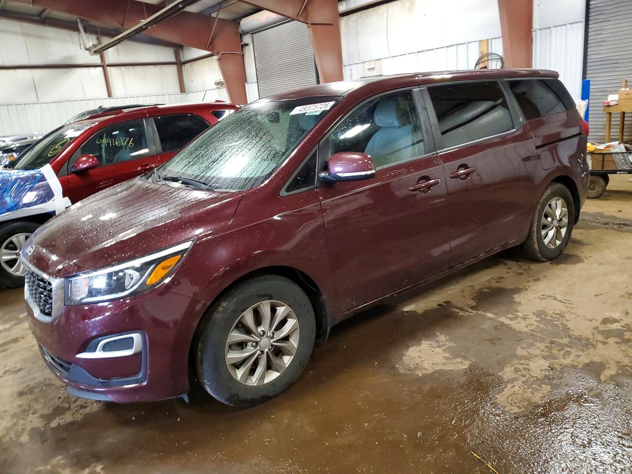 Salvage Kia Sedona Image