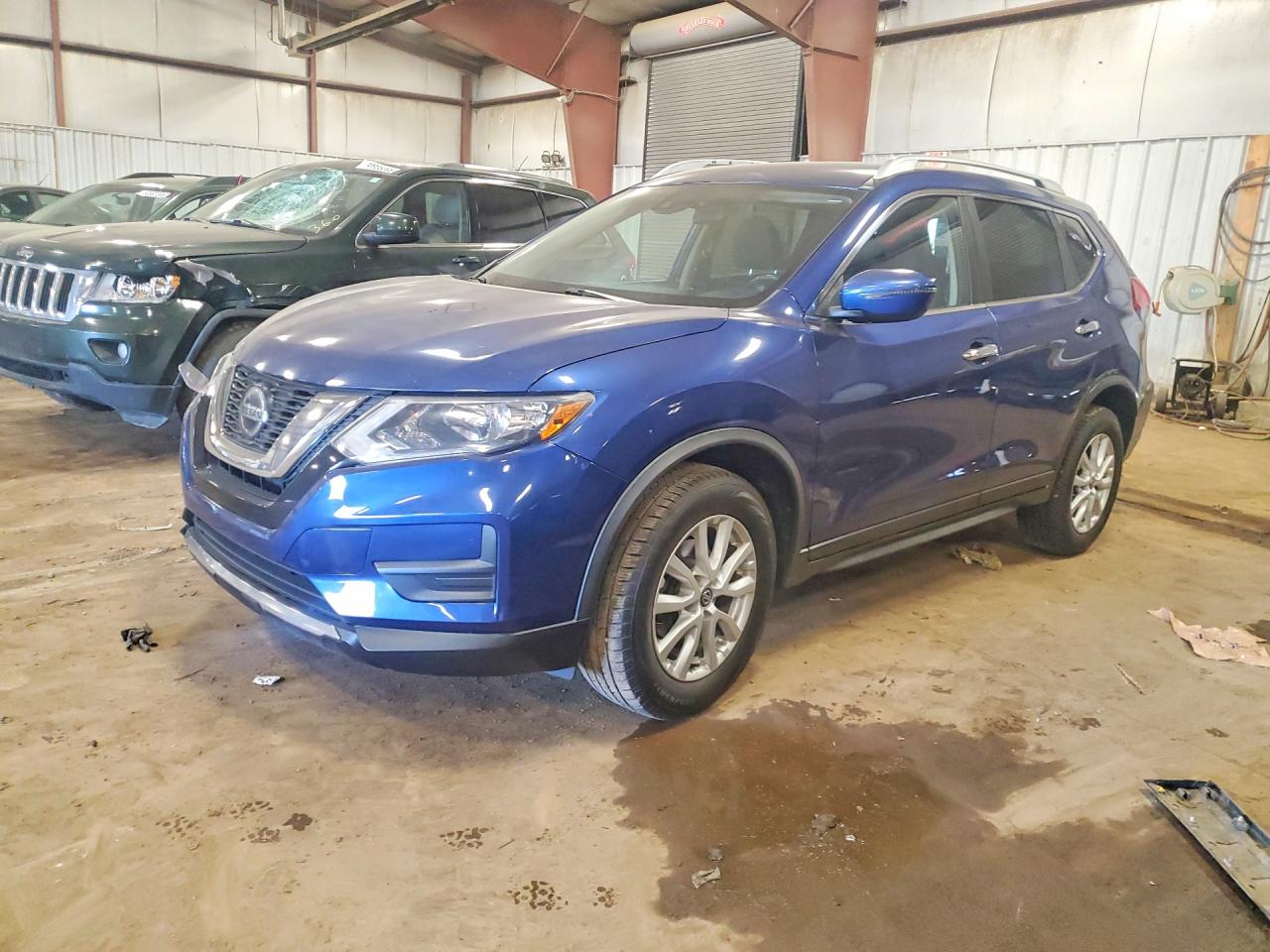 Salvage Nissan Rogue Image