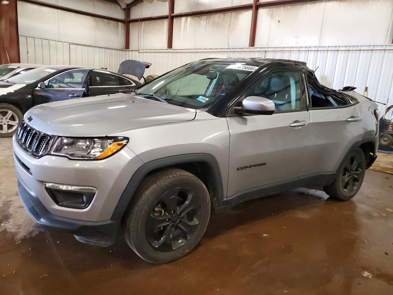 Salvage Jeep Compass Image