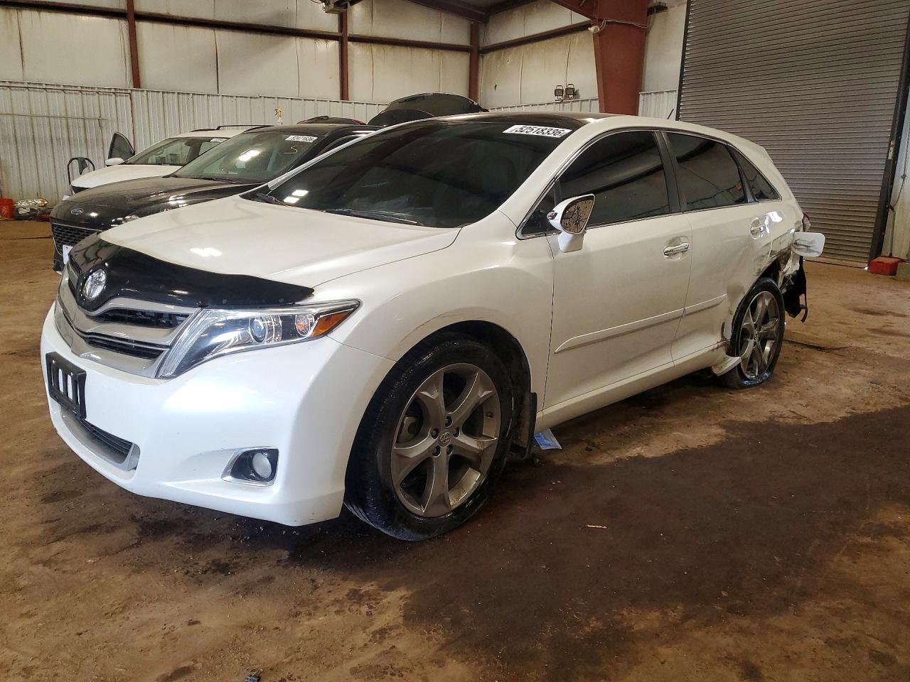 Salvage Toyota Venza Image