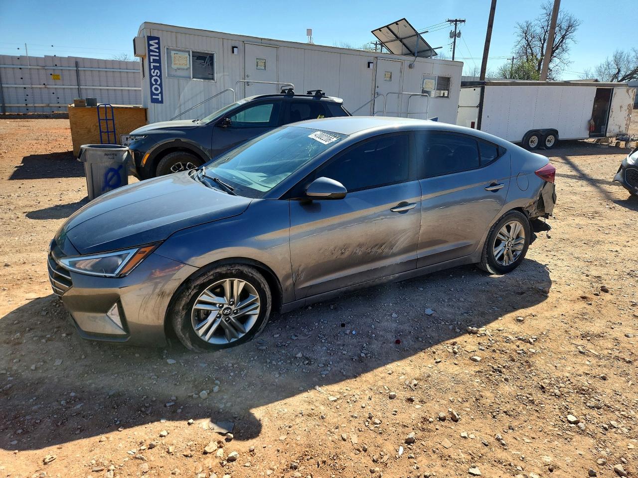 Salvage Hyundai ELANTRA Image