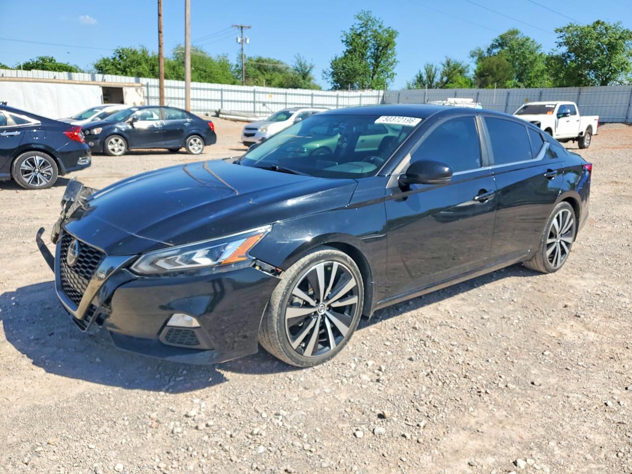 Salvage Nissan Altima Image