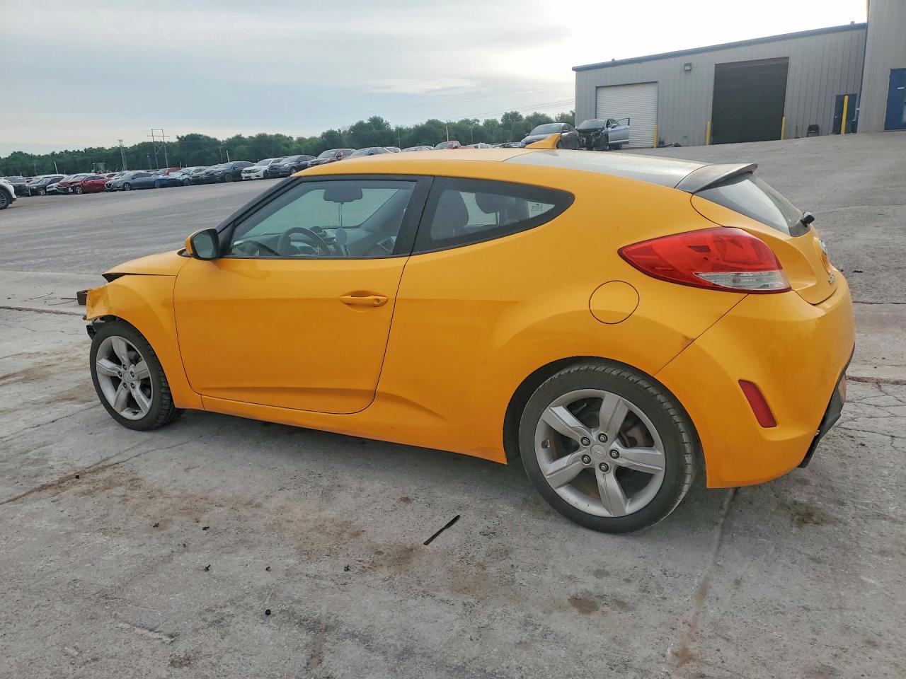Hyundai VELOSTER Base