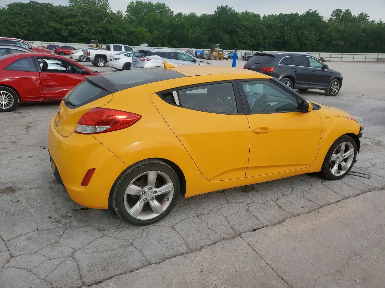 Hyundai VELOSTER Base