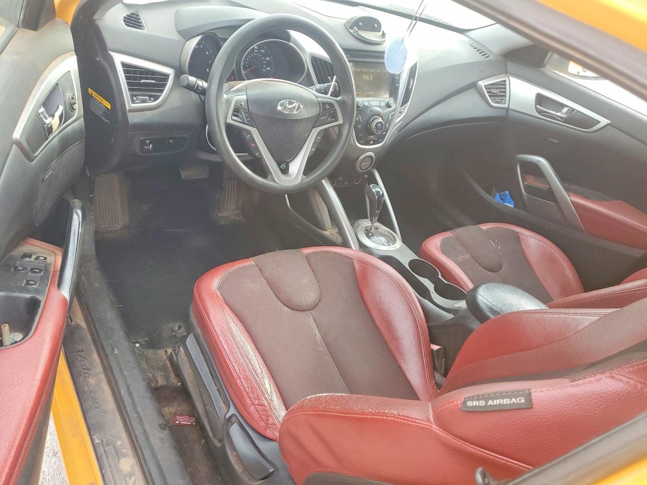 Hyundai VELOSTER Base