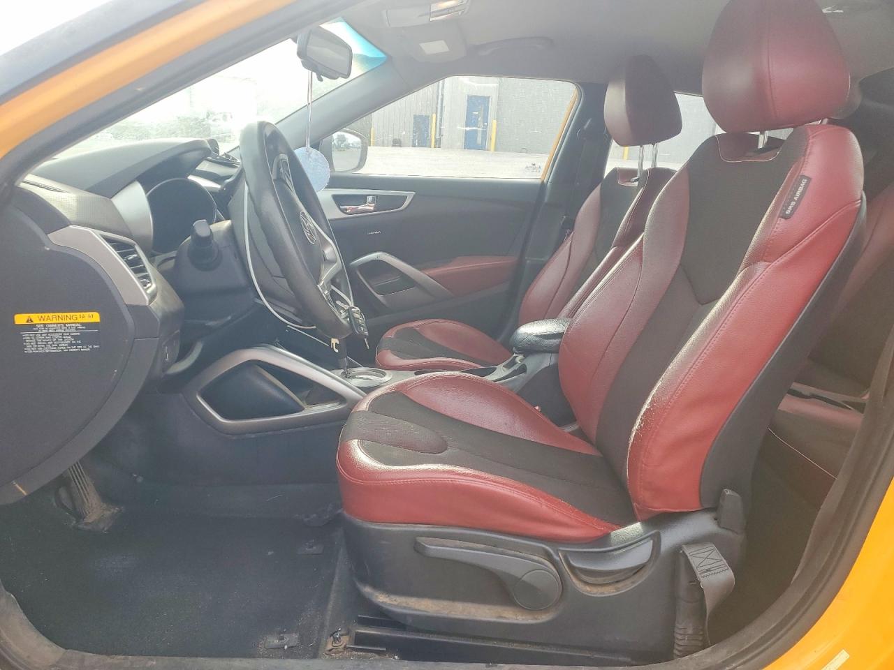 Hyundai VELOSTER Base