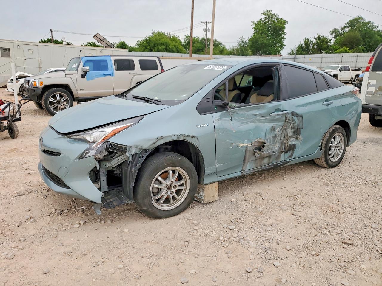 Salvage Toyota Prius Image
