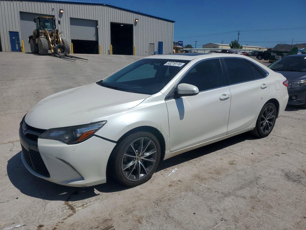 Salvage Toyota Camry Image