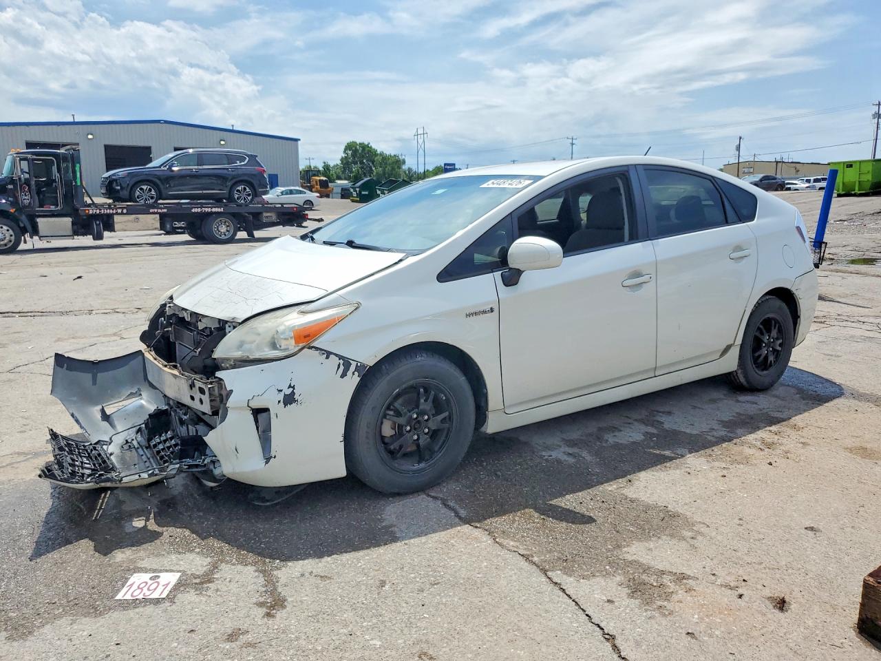 Salvage Toyota Prius Image