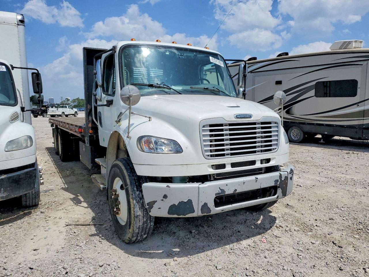 Salvage Freightliner M2 Image