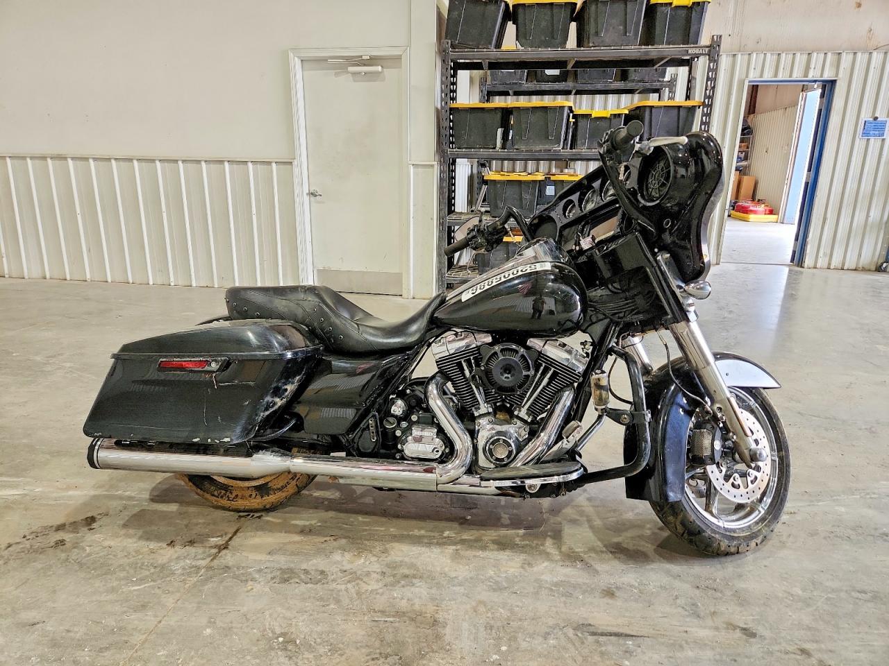 Salvage Harley-Davidson Fl Image