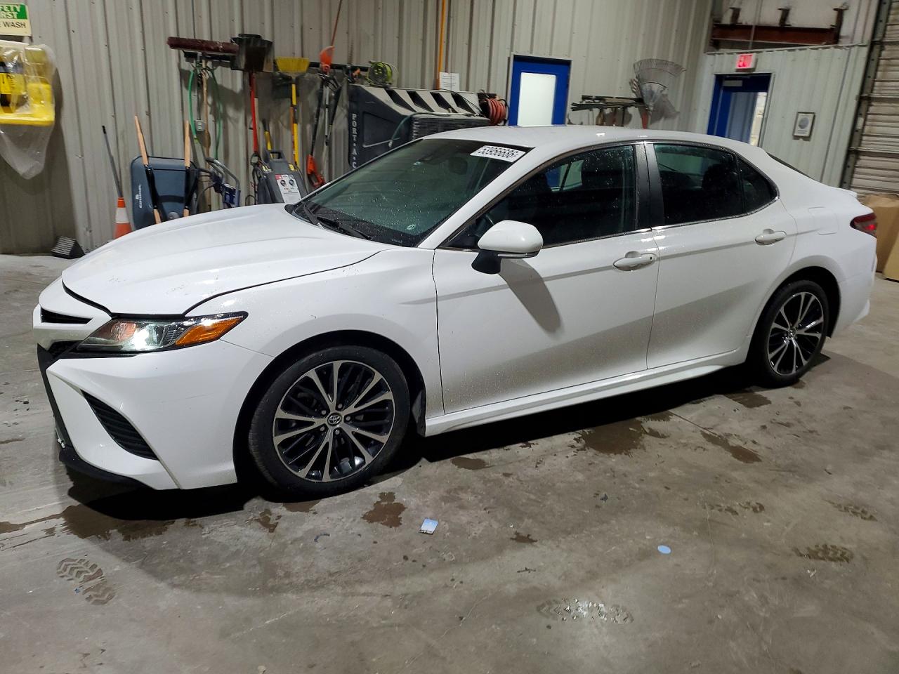Salvage Toyota Camry Image