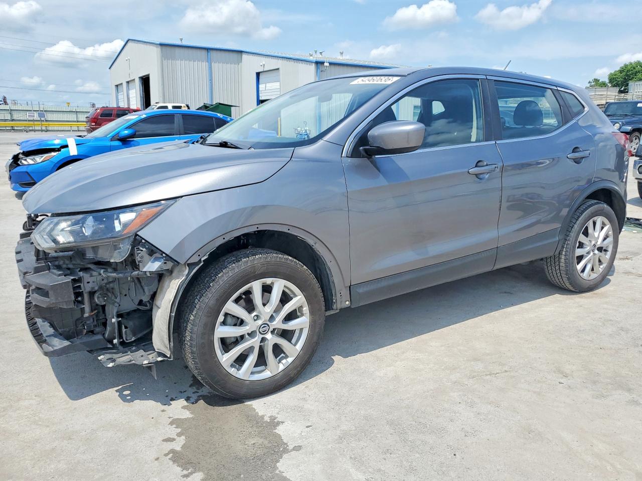 Salvage Nissan Rogue Image