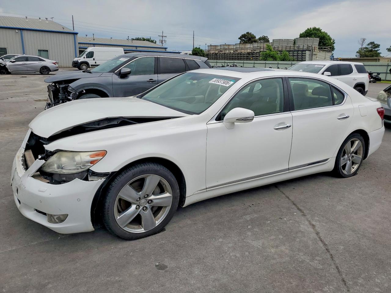 Salvage Lexus LS Image