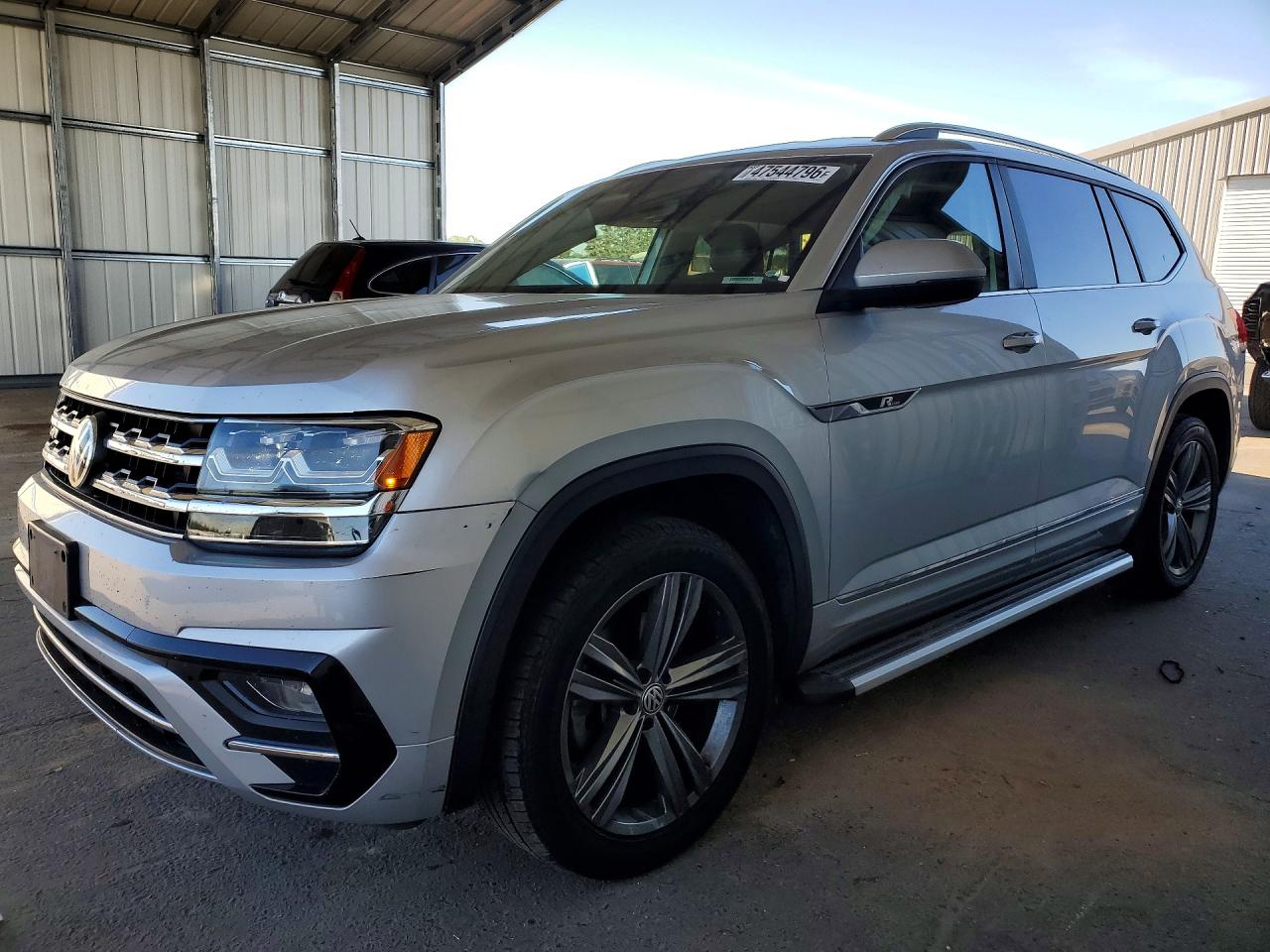Salvage Volkswagen Atlas Image