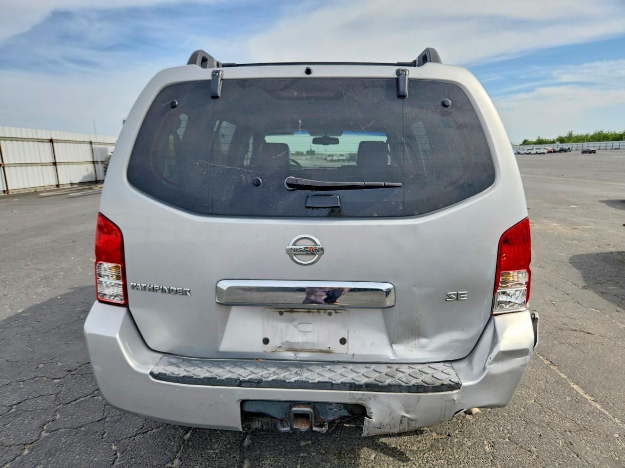 Nissan Pathfinder S