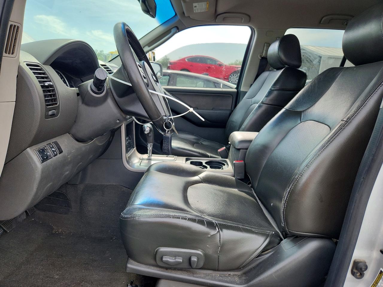 Nissan Pathfinder S