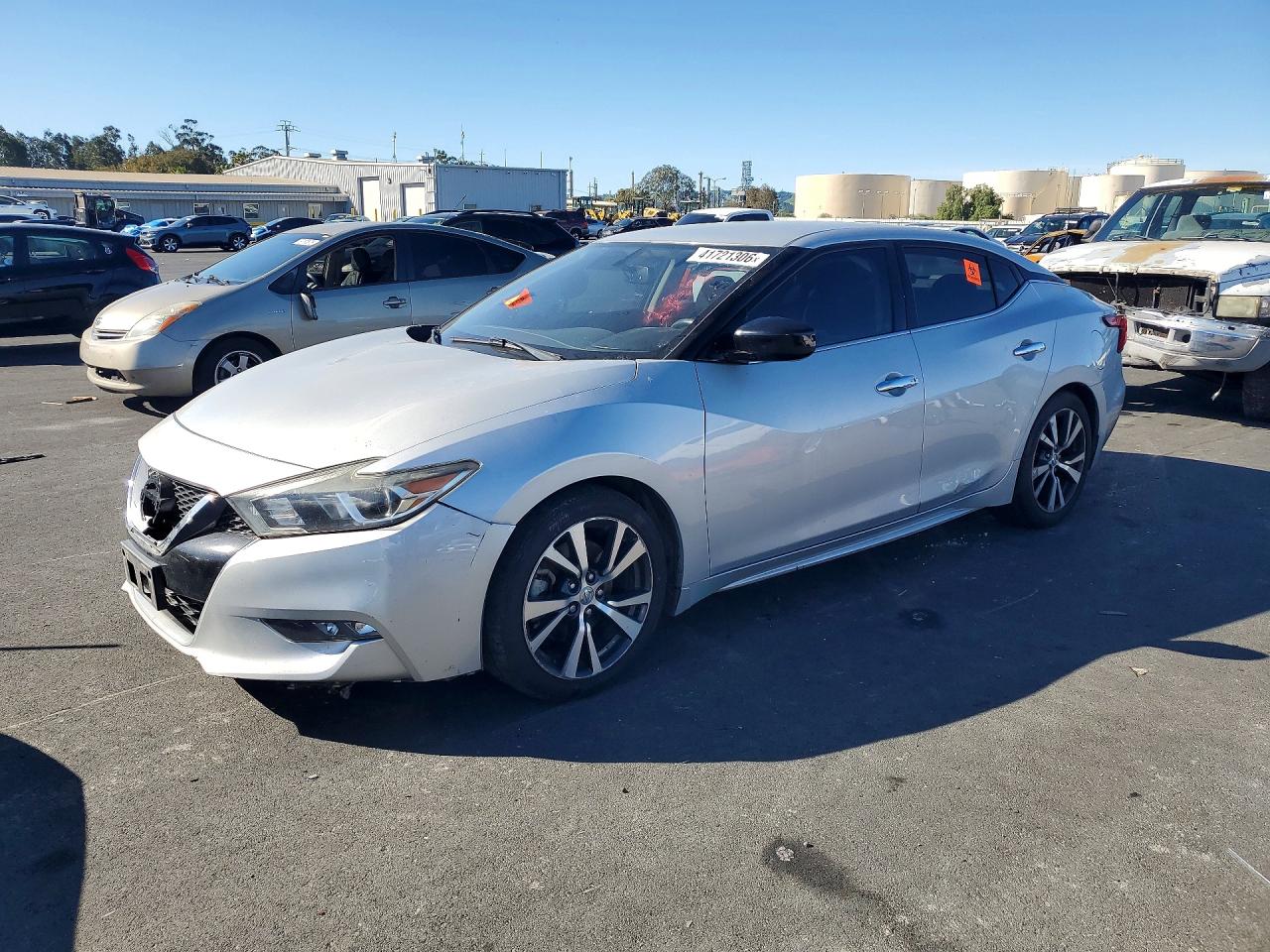 Salvage Nissan Maxima Image