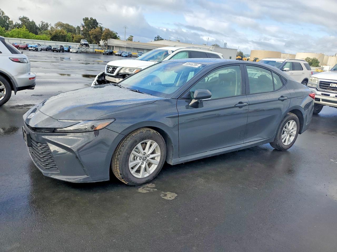 Salvage Toyota Camry Image