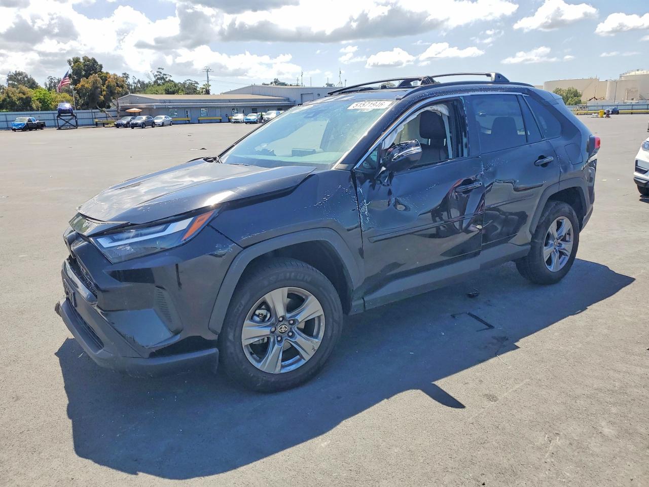 Salvage Toyota RAV4 Image