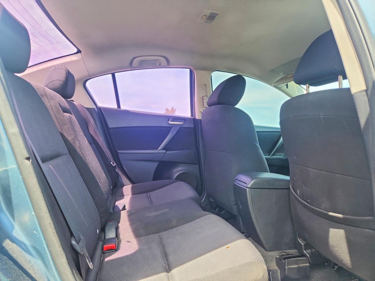 Mazda 3 I