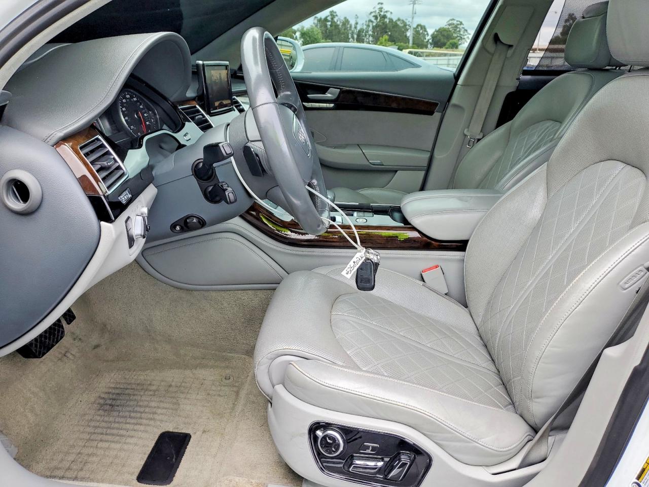 Audi A8 L Quattro