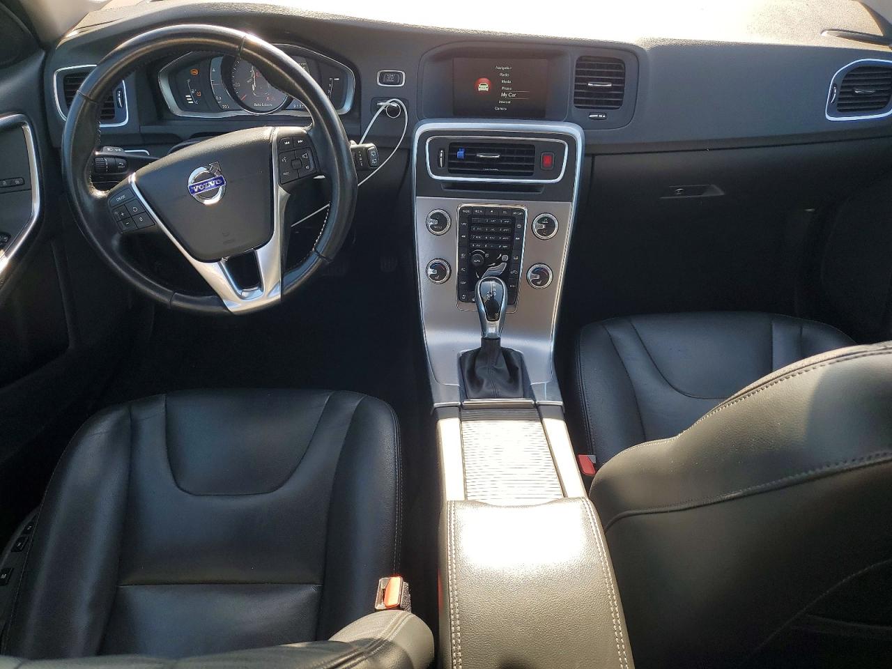 Volvo V60 T5